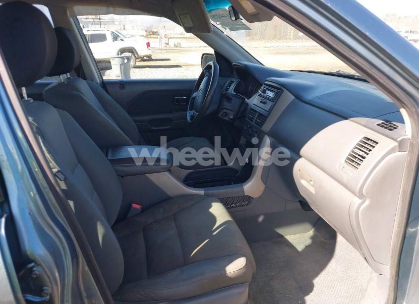 Photo 5 of 2006 Honda Pilot LX (VIN 2HKYF181X6H507343)