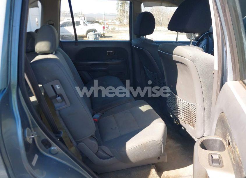 Photo 8 of 2006 Honda Pilot LX (VIN 2HKYF181X6H507343)