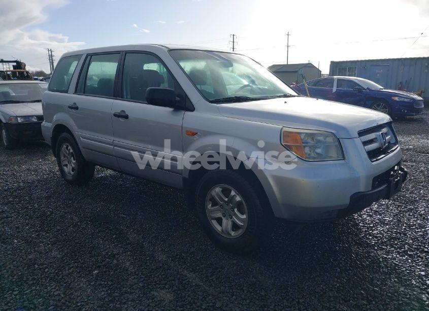 2006 Honda Pilot LX (VIN 2HKYF181X6H549060) main photo