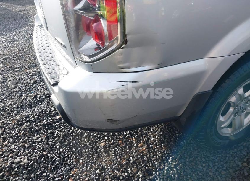 Photo 12 of 2006 Honda Pilot LX (VIN 2HKYF181X6H549060)