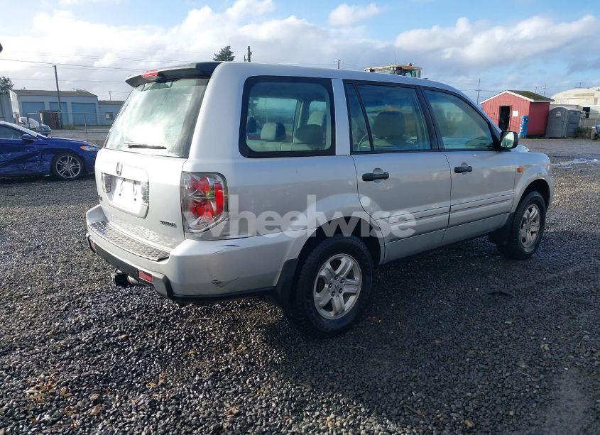 Photo 4 of 2006 Honda Pilot LX (VIN 2HKYF181X6H549060)