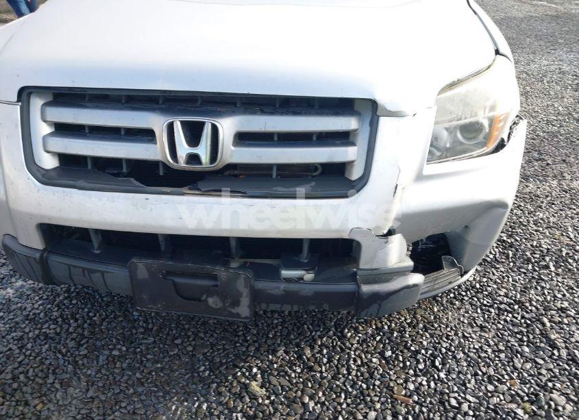 Photo 6 of 2006 Honda Pilot LX (VIN 2HKYF181X6H549060)