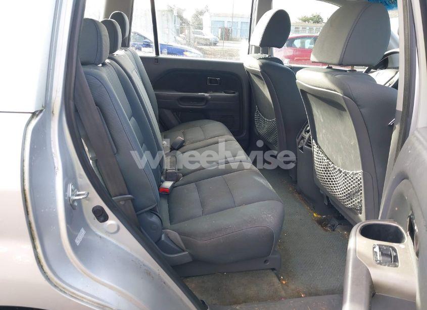 Photo 8 of 2006 Honda Pilot LX (VIN 2HKYF181X6H549060)