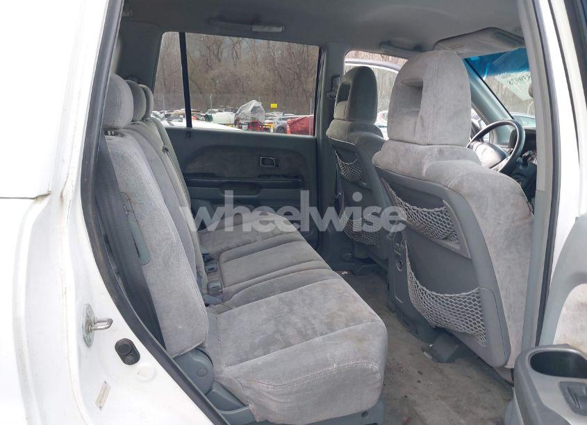 Photo 8 of 2005 Honda Pilot EX (VIN 2HKYF18405H518621)