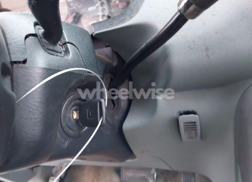 Photo 11 of 2004 Honda Pilot EX (VIN 2HKYF18414H528458)