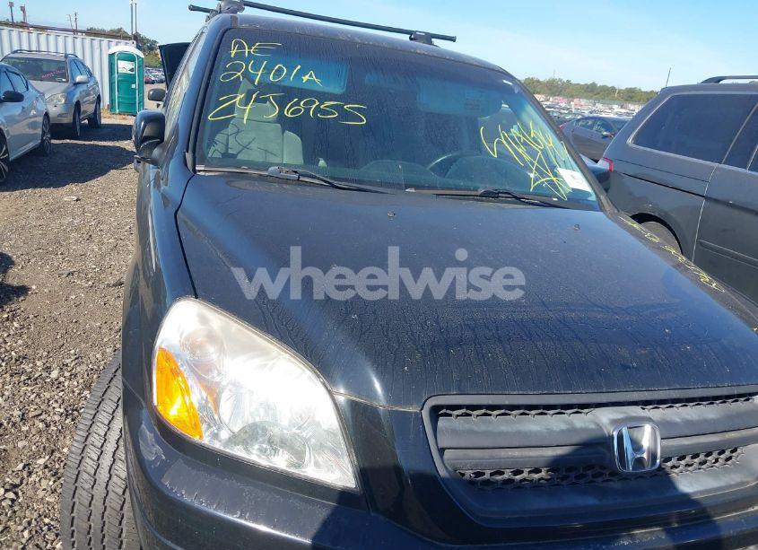 Photo 6 of 2004 Honda Pilot EX (VIN 2HKYF18424H600753)