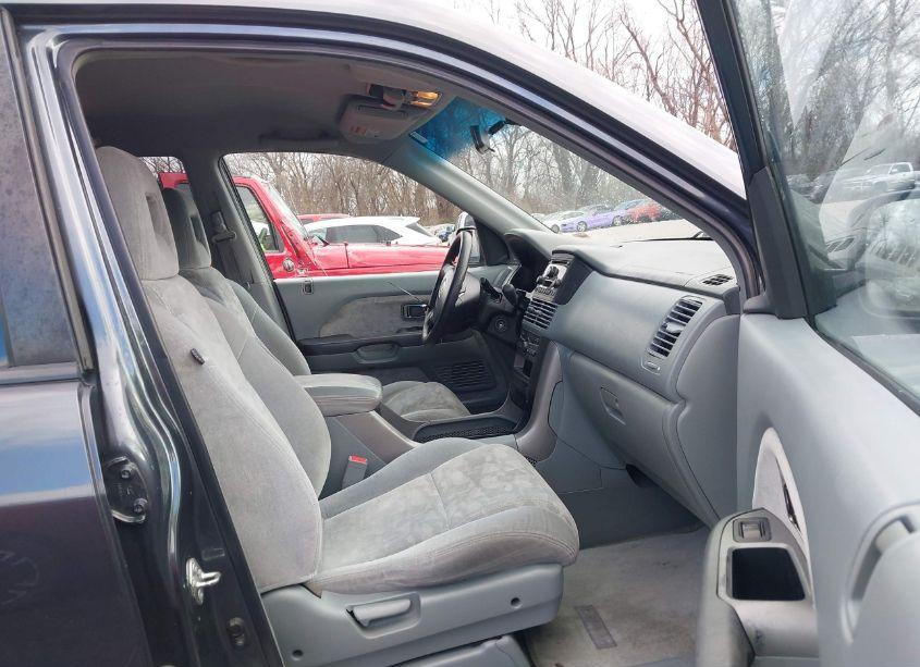 Photo 5 of 2004 Honda Pilot EX (VIN 2HKYF18424H602700)