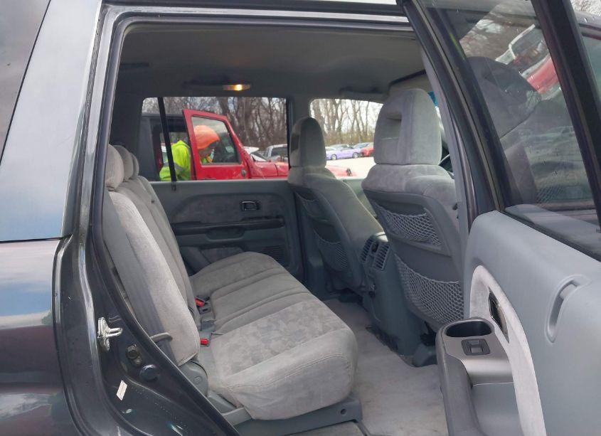 Photo 8 of 2004 Honda Pilot EX (VIN 2HKYF18424H602700)