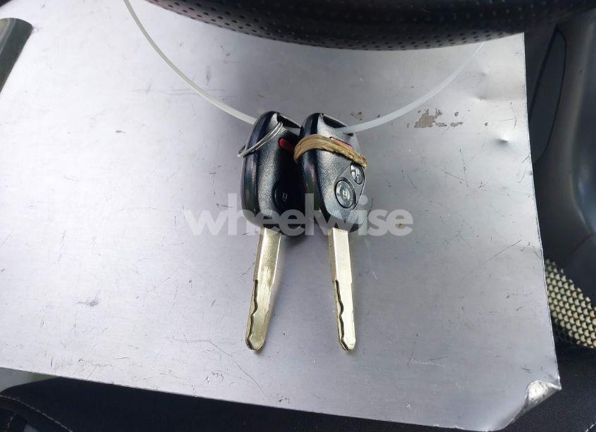 Photo 11 of 2005 Honda Pilot EX (VIN 2HKYF18425H539101)