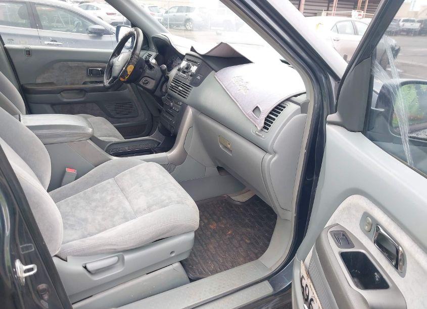 Photo 5 of 2005 Honda Pilot EX (VIN 2HKYF18425H552382)