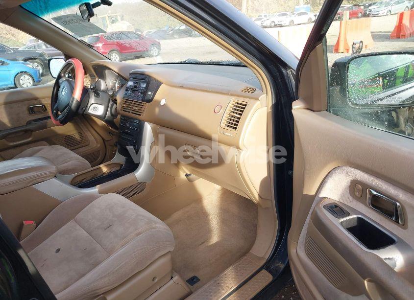 Photo 5 of 2005 Honda Pilot EX (VIN 2HKYF18425H567805)