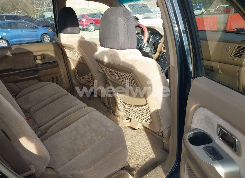 Photo 8 of 2005 Honda Pilot EX (VIN 2HKYF18425H567805)