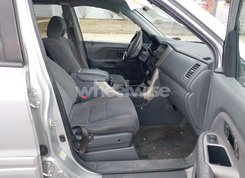 Photo 5 of 2006 Honda Pilot EX (VIN 2HKYF18426H553632)