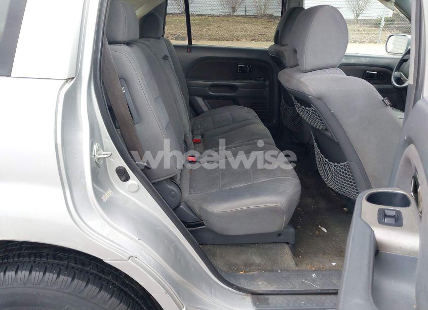 Photo 8 of 2006 Honda Pilot EX (VIN 2HKYF18426H553632)