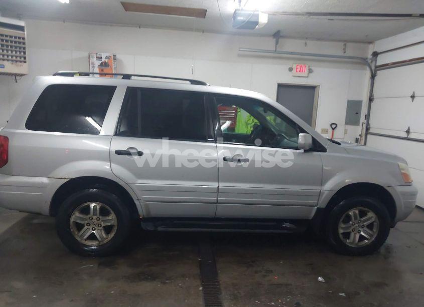Photo 13 of 2004 Honda Pilot EX (VIN 2HKYF18434H503514)