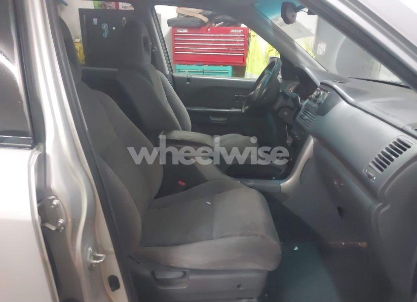 Photo 5 of 2004 Honda Pilot EX (VIN 2HKYF18434H503514)