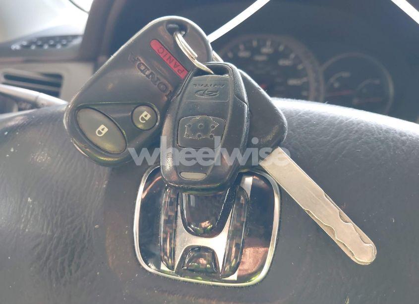 Photo 11 of 2004 Honda Pilot EX (VIN 2HKYF18434H533502)