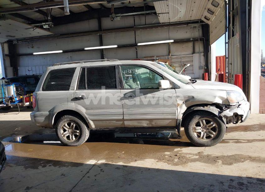 Photo 13 of 2004 Honda Pilot EX (VIN 2HKYF18434H533502)