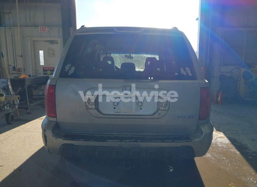 Photo 16 of 2004 Honda Pilot EX (VIN 2HKYF18434H533502)