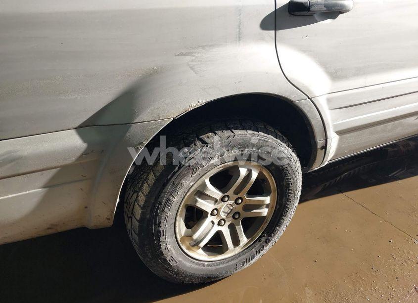 Photo 17 of 2004 Honda Pilot EX (VIN 2HKYF18434H533502)