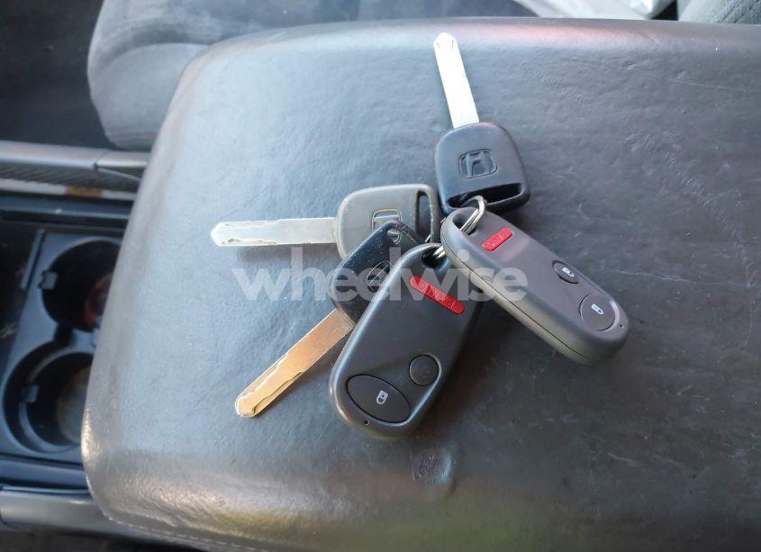 Photo 11 of 2004 Honda Pilot EX (VIN 2HKYF18434H546623)