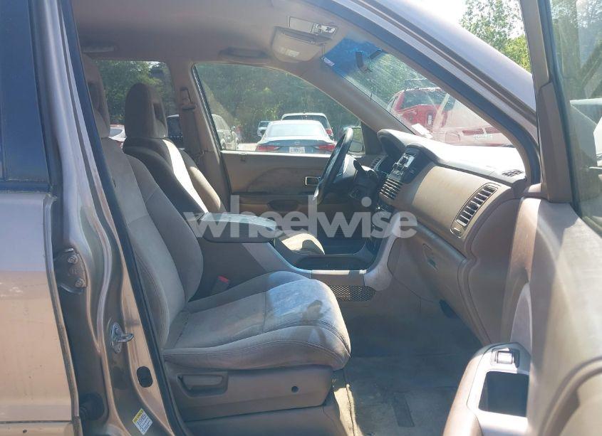 Photo 5 of 2005 Honda Pilot EX (VIN 2HKYF18435H501473)