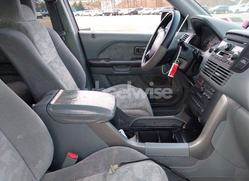 Photo 5 of 2005 Honda Pilot EX (VIN 2HKYF18435H522159)