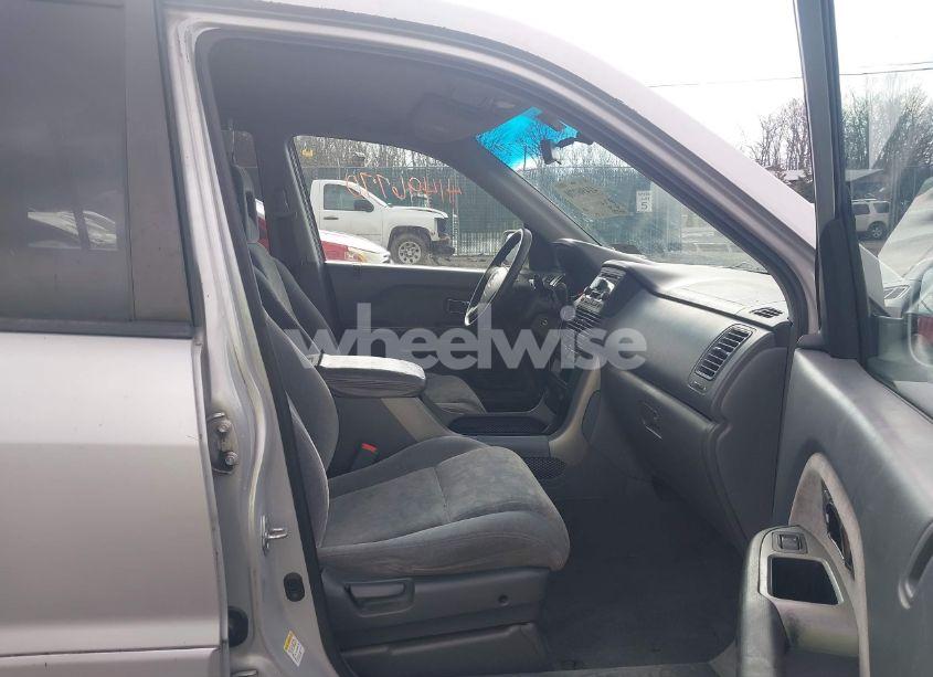 Photo 5 of 2003 Honda Pilot EX (VIN 2HKYF18443H571898)