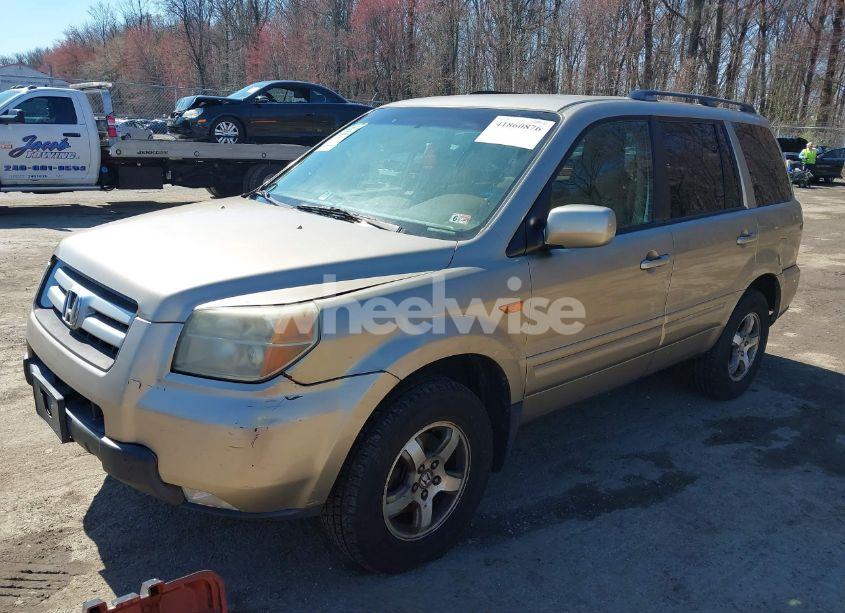 Photo 2 of 2006 Honda Pilot EX (VIN 2HKYF18446H516081)