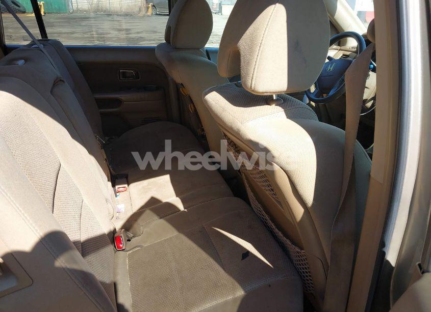 Photo 8 of 2006 Honda Pilot EX (VIN 2HKYF18446H516081)