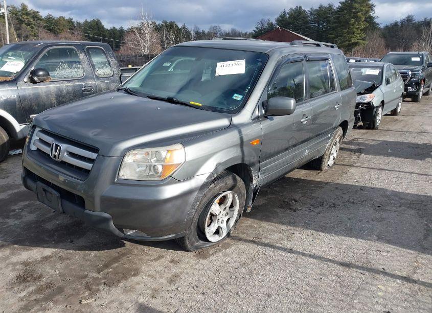 Photo 2 of 2007 Honda Pilot EX (VIN 2HKYF18447H509083)