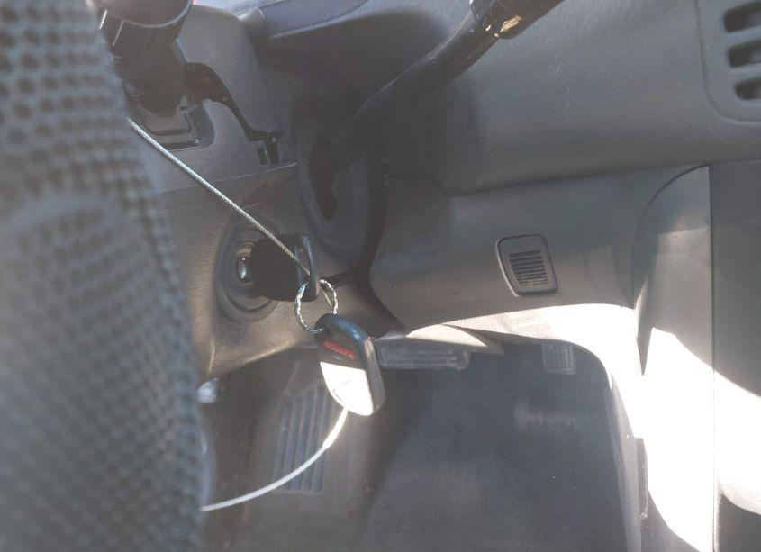 Photo 11 of 2004 Honda Pilot EX (VIN 2HKYF18454H527331)