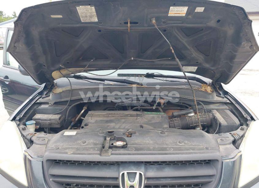 Photo 10 of 2004 Honda Pilot EX (VIN 2HKYF18454H558739)