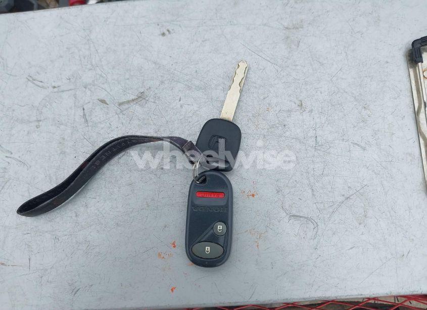 Photo 11 of 2004 Honda Pilot EX (VIN 2HKYF18454H558739)