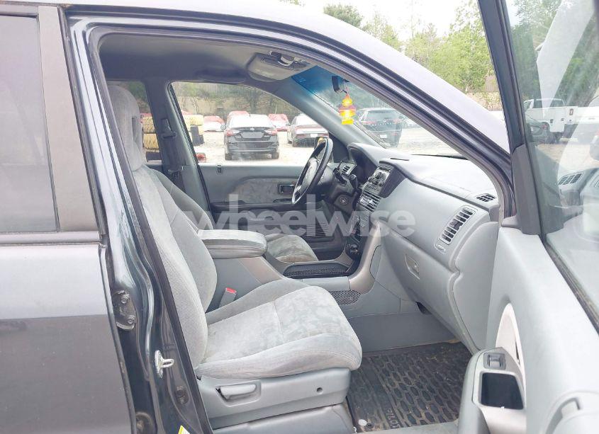 Photo 5 of 2004 Honda Pilot EX (VIN 2HKYF18454H558739)