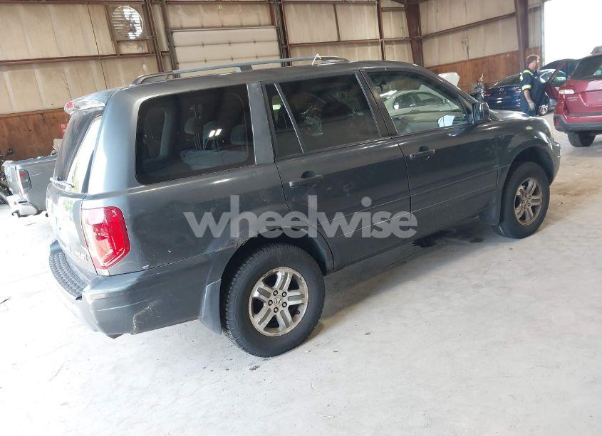 Photo 4 of 2005 Honda Pilot EX (VIN 2HKYF18465H542762)