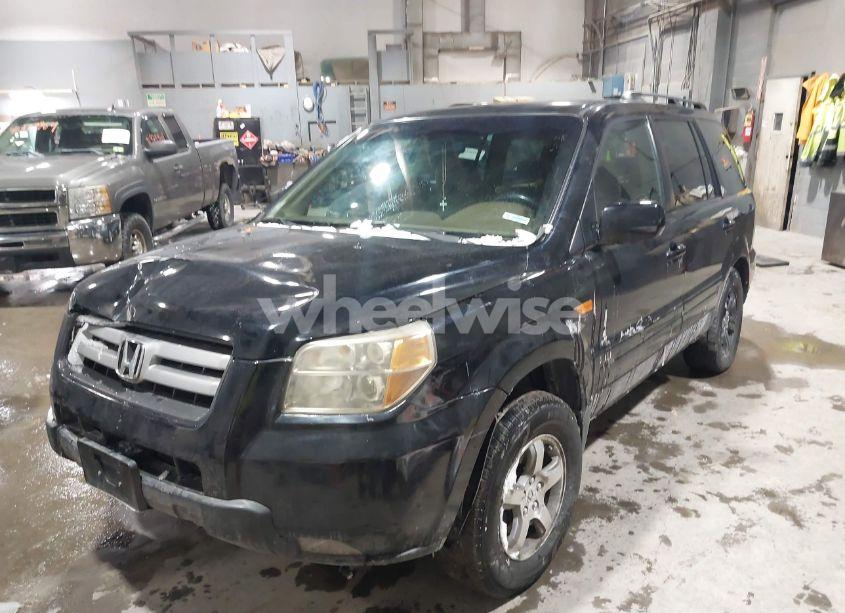 Photo 2 of 2006 Honda Pilot EX (VIN 2HKYF18466H501517)