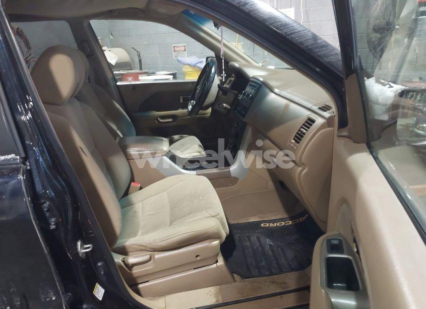 Photo 5 of 2006 Honda Pilot EX (VIN 2HKYF18466H501517)