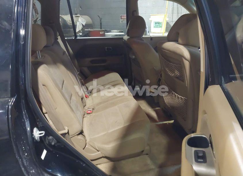 Photo 8 of 2006 Honda Pilot EX (VIN 2HKYF18466H501517)