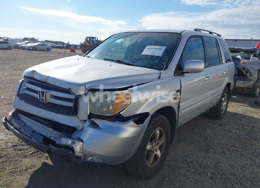 Photo 2 of 2006 Honda Pilot EX (VIN 2HKYF18466H527633)