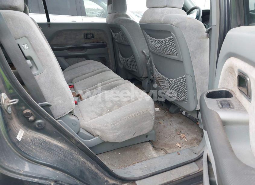 Photo 8 of 2004 Honda Pilot EX (VIN 2HKYF18474H604264)