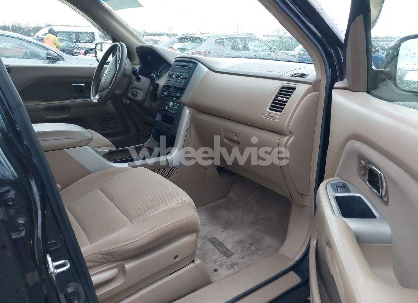 Photo 5 of 2006 Honda Pilot EX (VIN 2HKYF18476H504328)