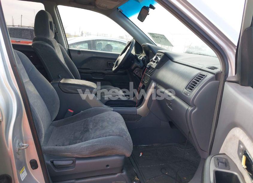 Photo 5 of 2004 Honda Pilot EX (VIN 2HKYF18484H525038)