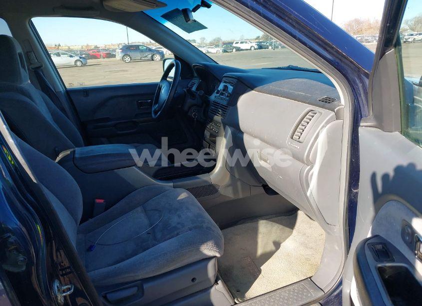 Photo 5 of 2004 Honda Pilot EX (VIN 2HKYF18484H542017)