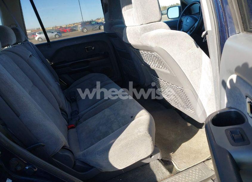 Photo 8 of 2004 Honda Pilot EX (VIN 2HKYF18484H542017)