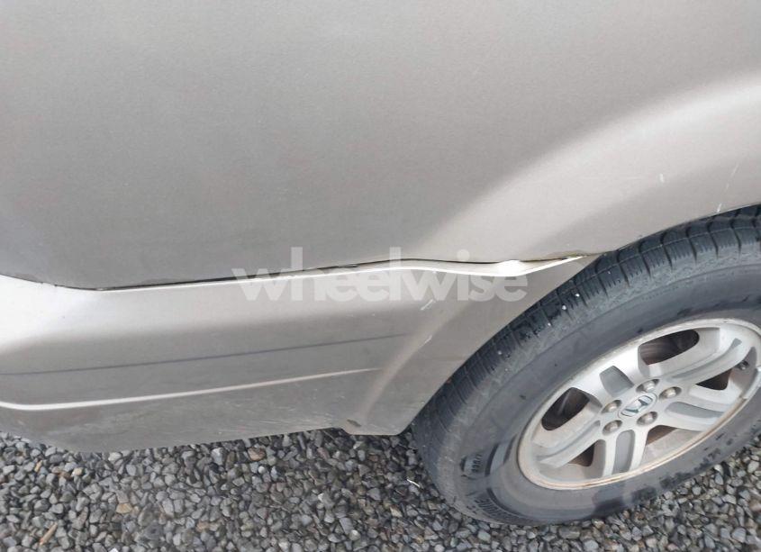 Photo 6 of 2005 Honda Pilot EX (VIN 2HKYF18485H505194)