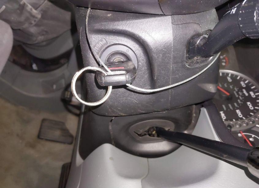 Photo 11 of 2005 Honda Pilot EX (VIN 2HKYF18485H509097)