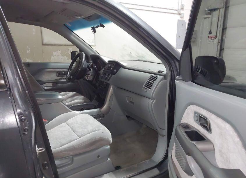 Photo 5 of 2005 Honda Pilot EX (VIN 2HKYF18485H509097)