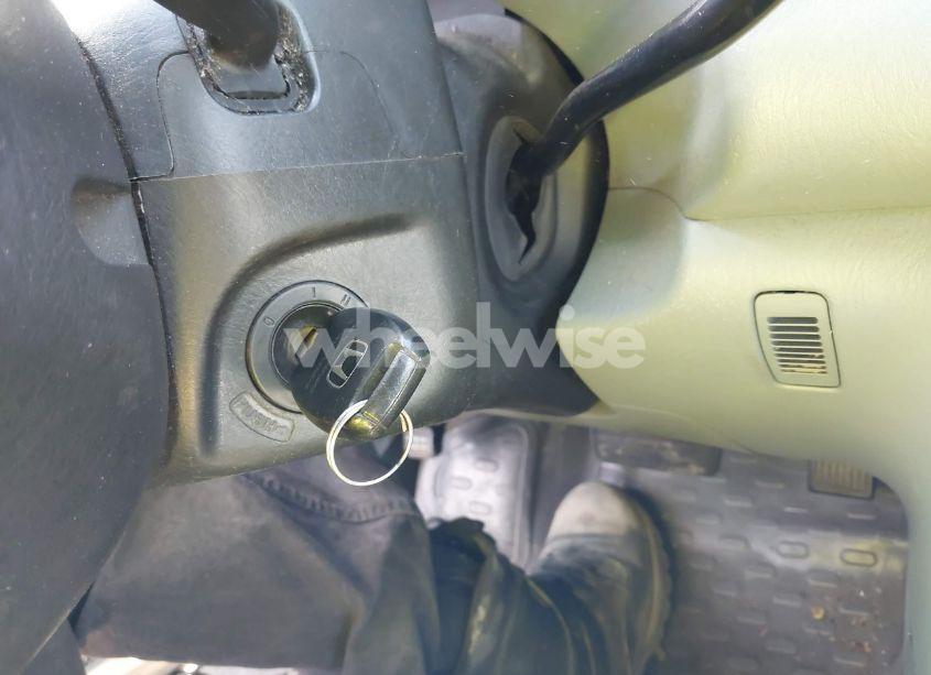 Photo 11 of 2005 Honda Pilot EX (VIN 2HKYF18485H517538)