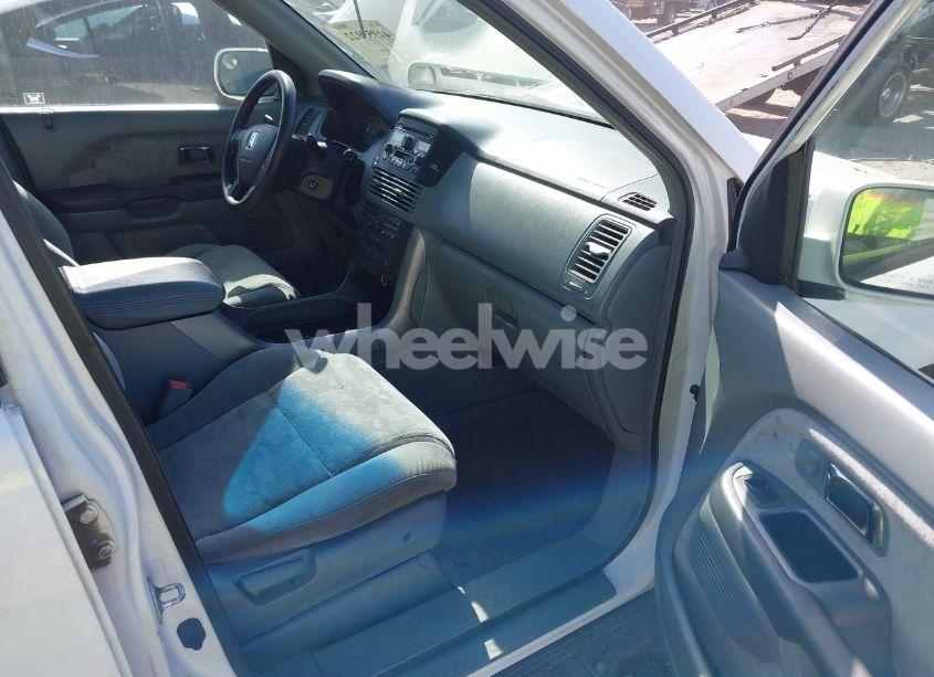 Photo 5 of 2005 Honda Pilot EX (VIN 2HKYF18485H517538)